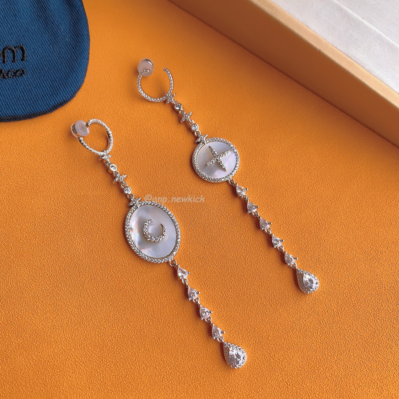 Apm Monaco Star Mother Of Pearl Earrings (8) - www.newkick.vip